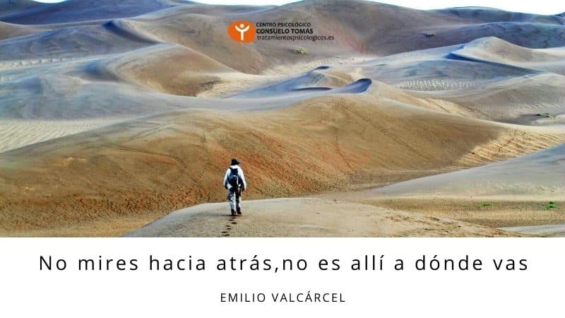 No mires hacia atrás,no es allí a dónde vas