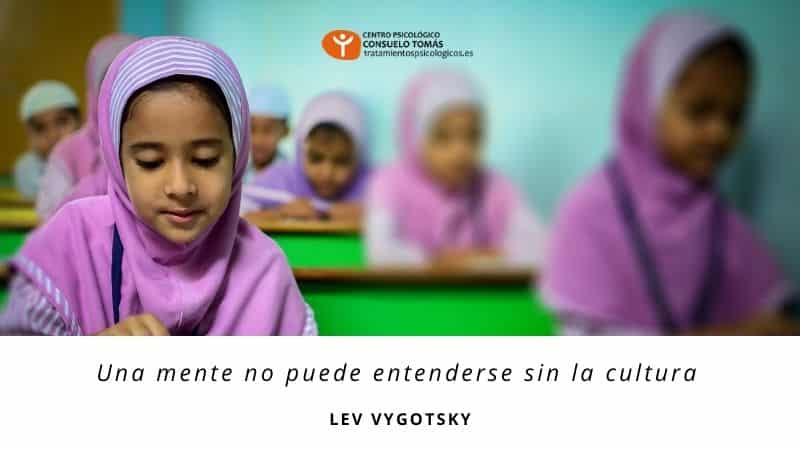 Una mente no puede entenderse sin la cultura